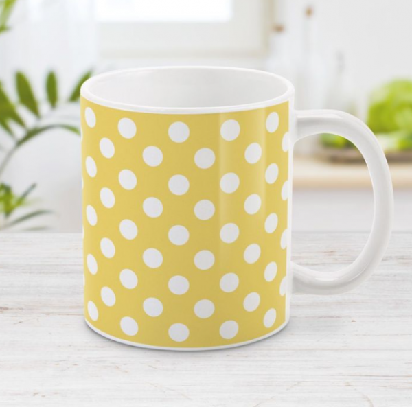 Mug dengan motif polkadot yang ceria dan menyenangkan